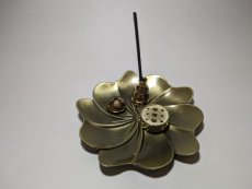 画像8: 花びら香立香皿セット(金属) (8)