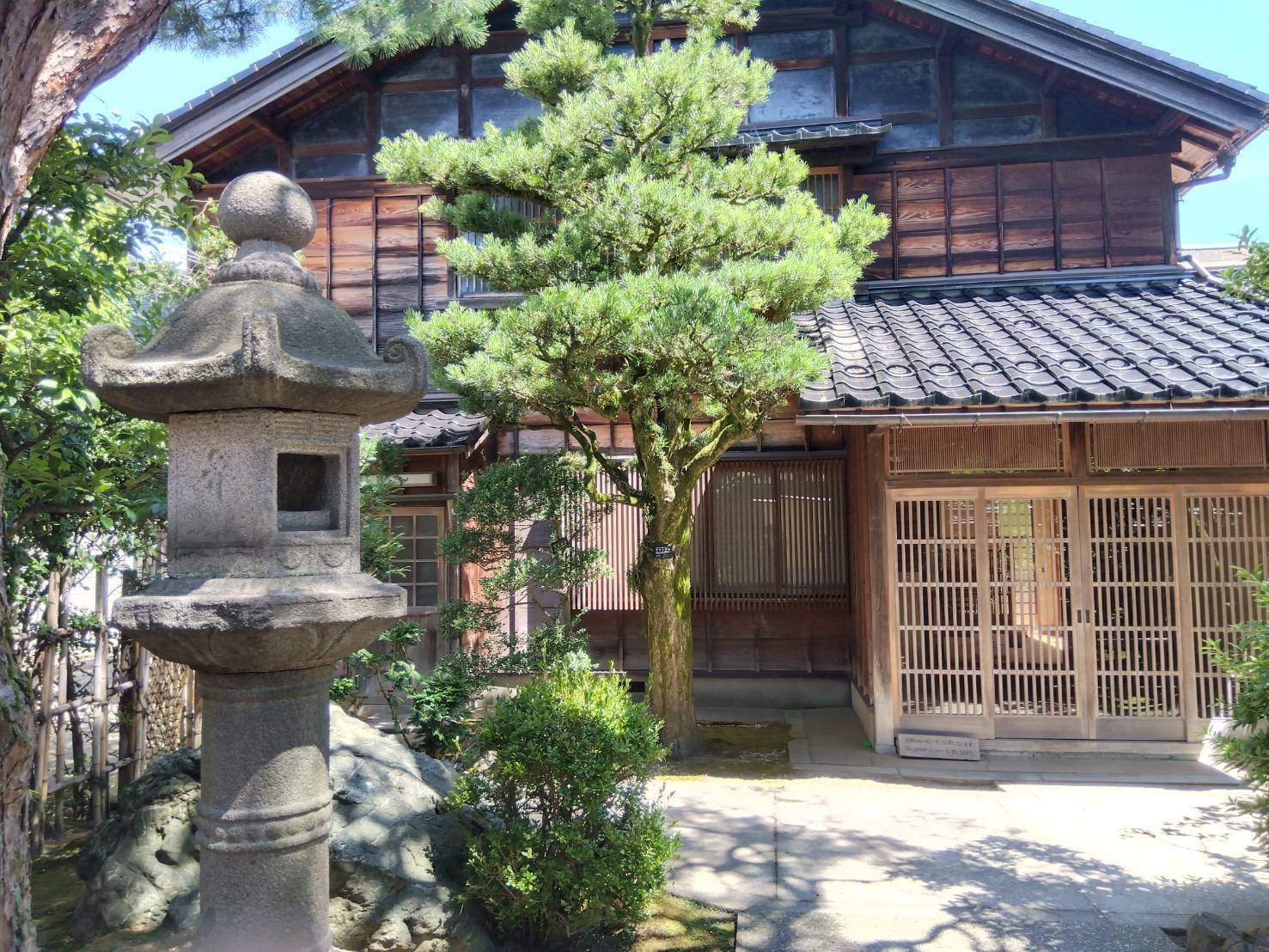 お香・専門店 金沢市|金沢の観光地-武家屋敷跡近くのアロマ香房焚屋
