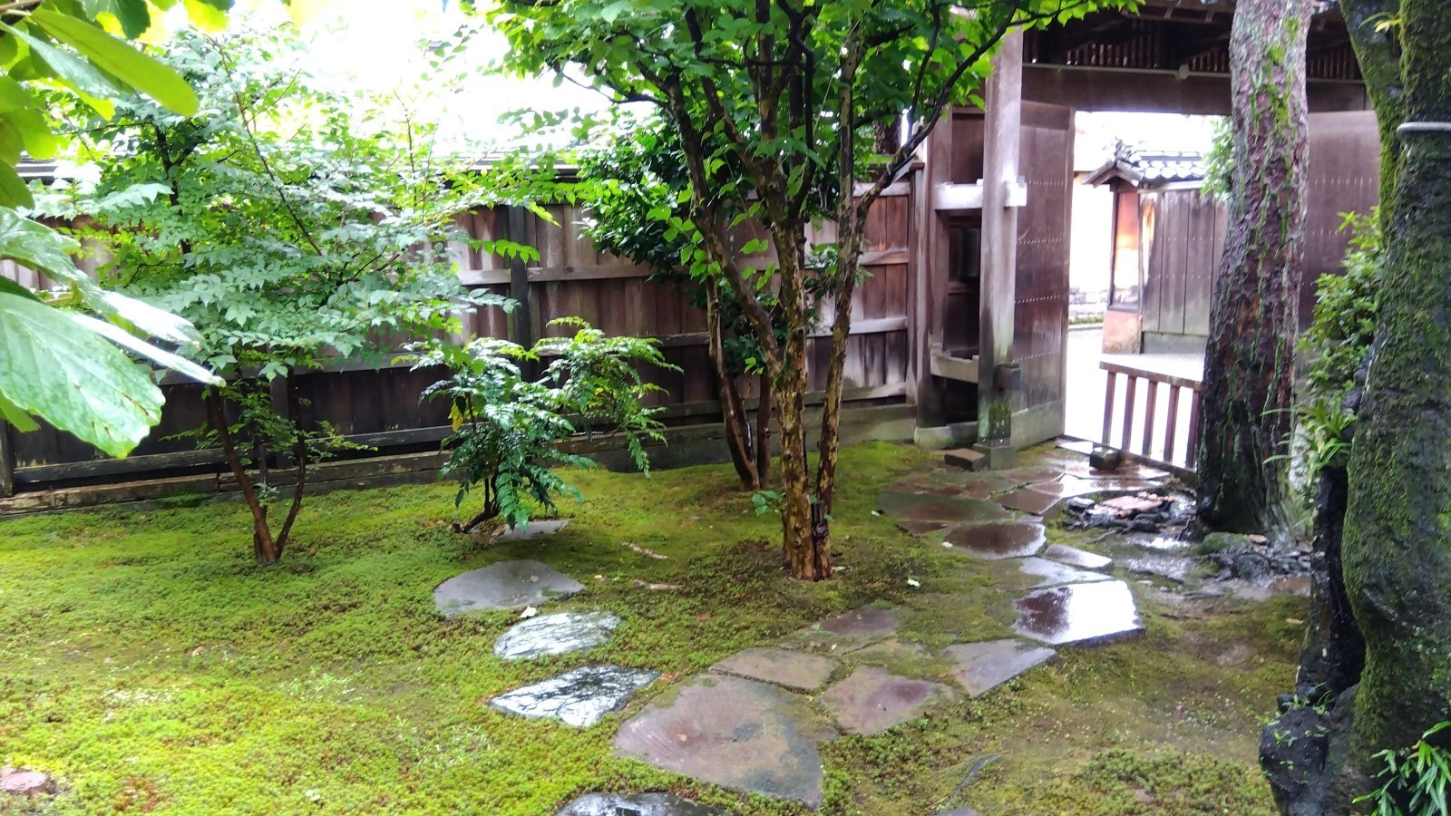 金沢のお香とアロマの香り専門店(石川県金沢市)・金沢観光地・金沢の観光スポット武家屋敷跡近く・人気でおすすめのお土産処-お香専門店のアロマ香房焚屋
