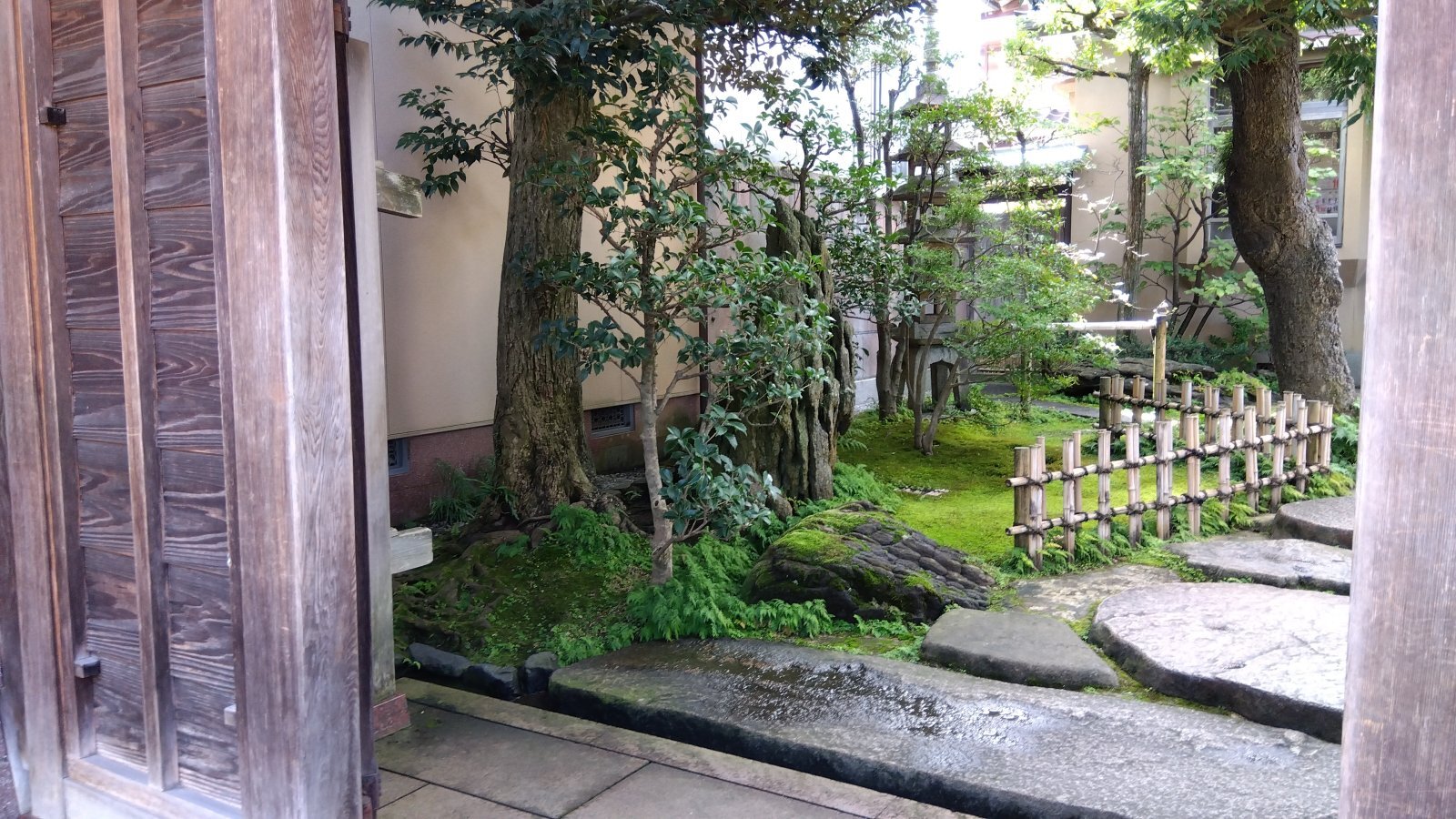 金沢のお香とアロマの香り専門店(石川県金沢市)・金沢観光地・金沢の観光スポット武家屋敷跡近く・人気でおすすめのお土産処-お香専門店のアロマ香房焚屋