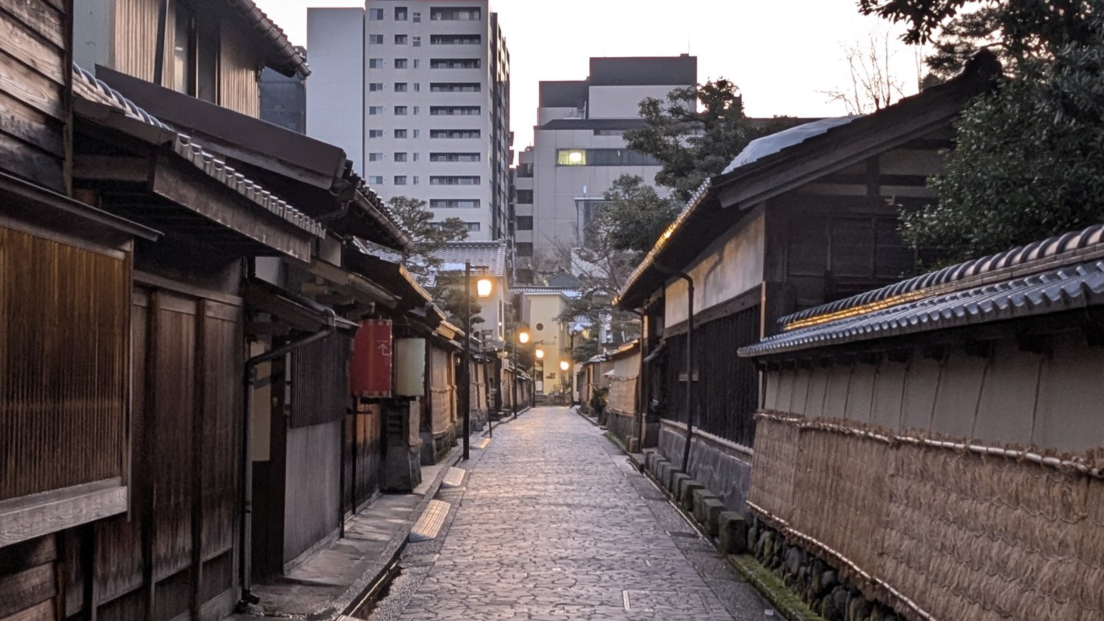 金沢のお香とアロマの香り専門店(石川県金沢市)・金沢観光地・金沢の観光スポット武家屋敷跡近く・人気でおすすめのお土産処-お香専門店のアロマ香房焚屋
