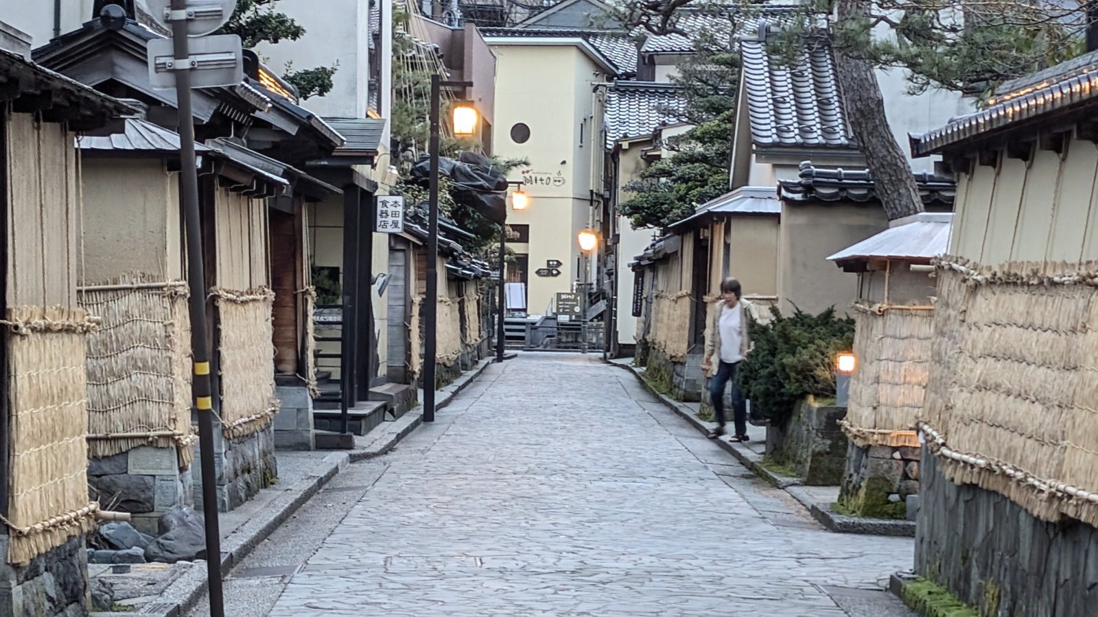 金沢のお香とアロマの香り専門店(石川県金沢市)・金沢観光地・金沢の観光スポット武家屋敷跡近く・人気でおすすめのお土産処-お香専門店のアロマ香房焚屋