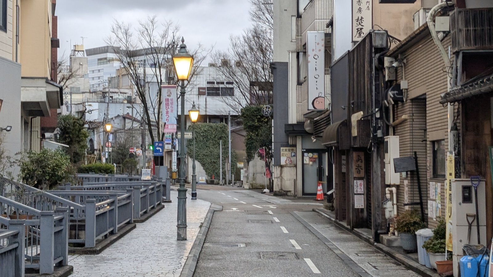 金沢のお香とアロマの香り専門店(石川県金沢市)・金沢観光地・金沢の観光スポット武家屋敷跡近く・人気でおすすめのお土産処-お香専門店のアロマ香房焚屋