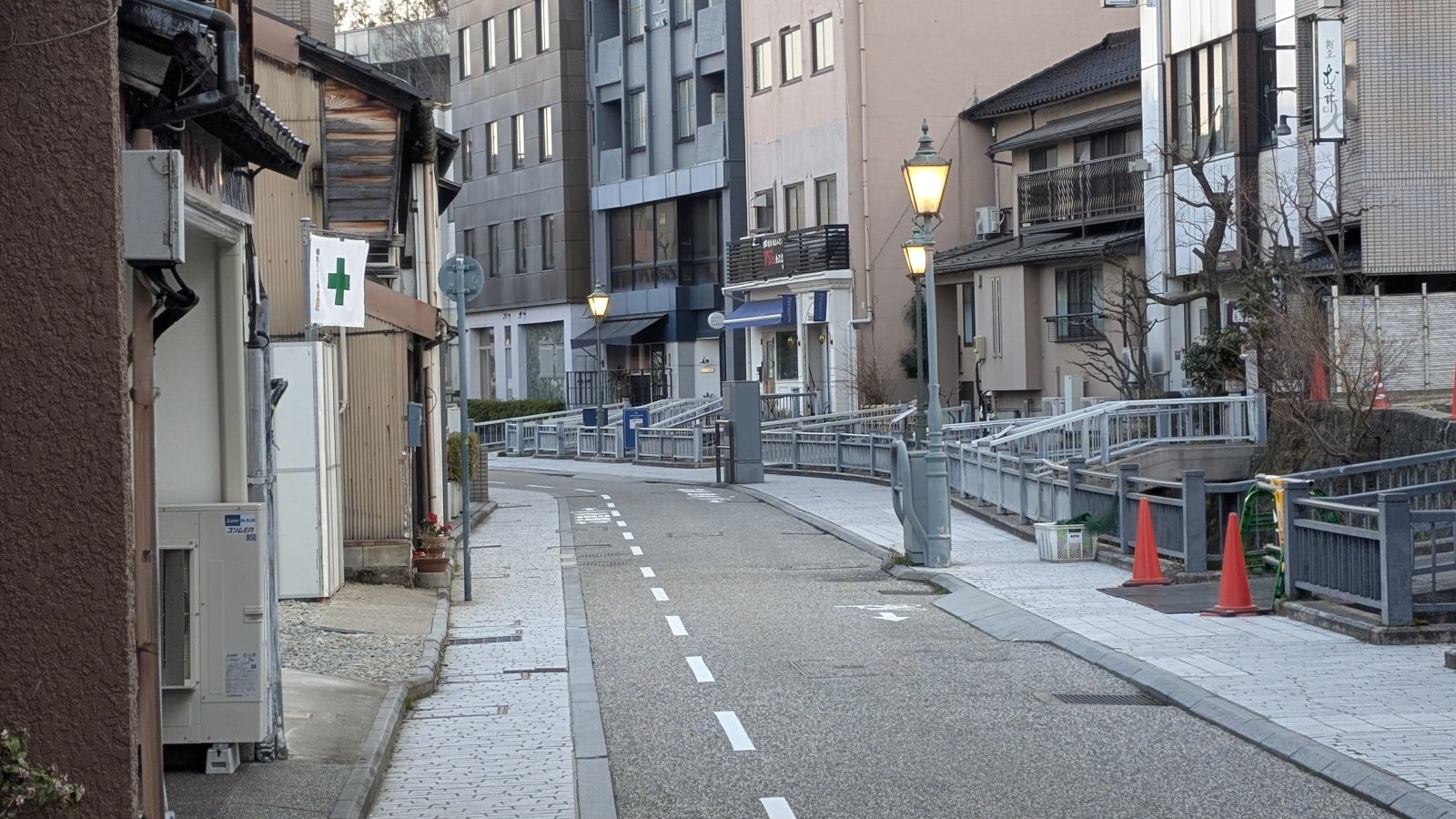金沢のお香とアロマの香り専門店(石川県金沢市)・金沢観光地・金沢の観光スポット武家屋敷跡近く・人気でおすすめのお土産処-お香専門店のアロマ香房焚屋