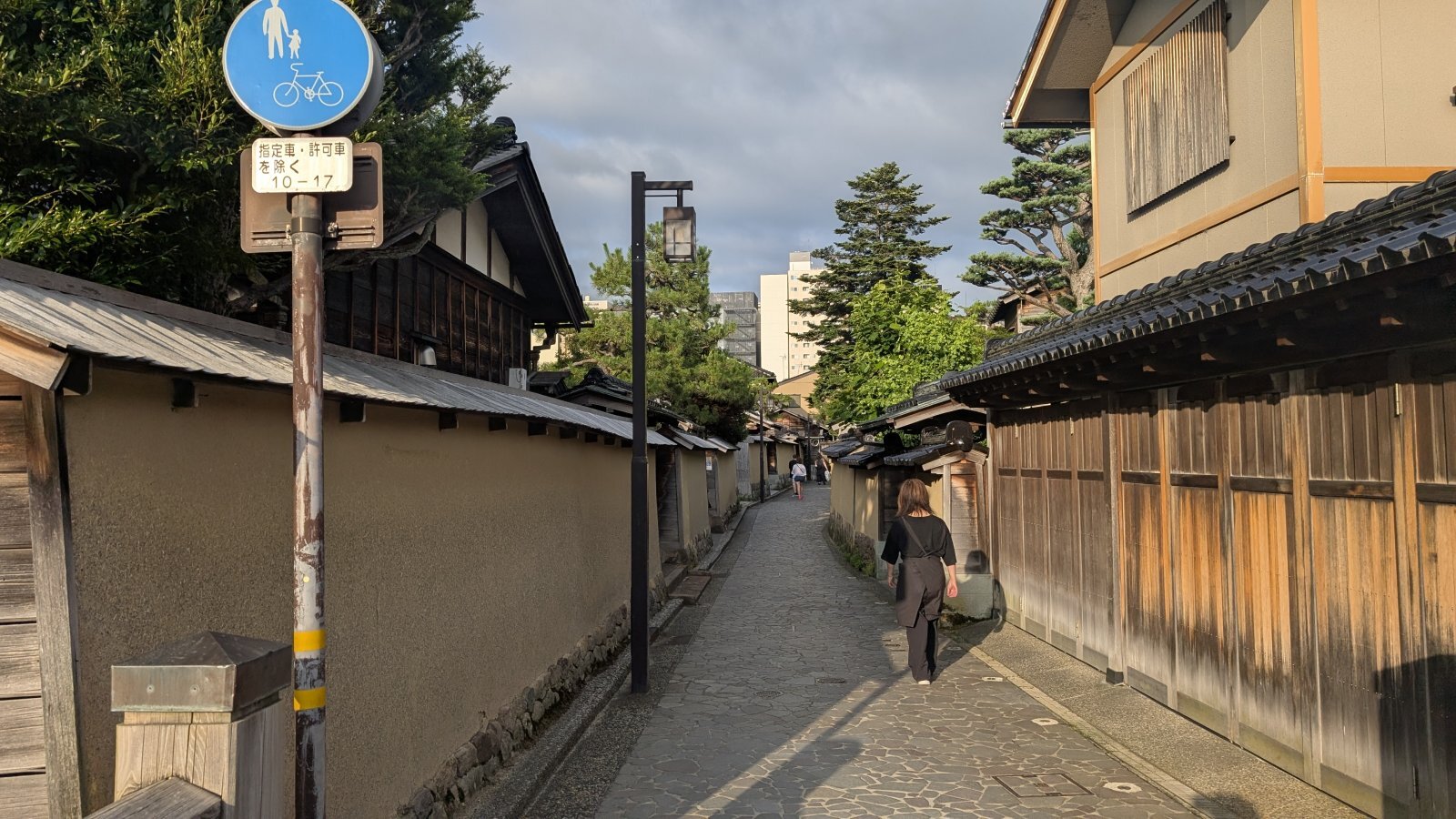 店主 焚屋 金沢のお香とアロマの香り専門店(石川県金沢市)・金沢観光地・金沢の観光スポット武家屋敷跡近く・人気でおすすめのお土産処-お香専門店のアロマ香房焚屋