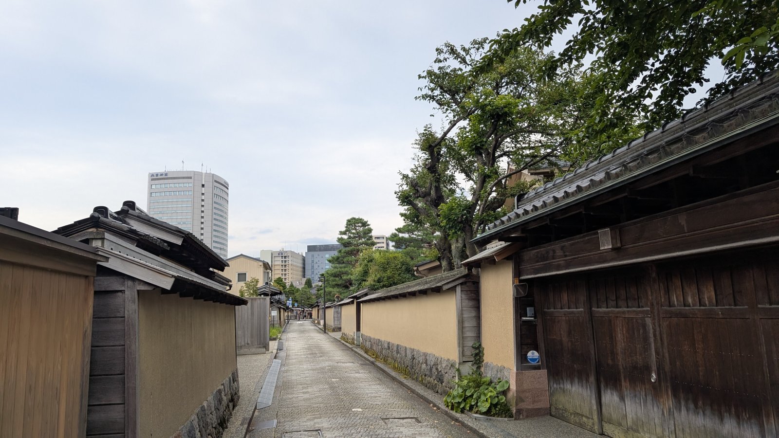 店主 焚屋 金沢のお香とアロマの香り専門店(石川県金沢市)・金沢観光地・金沢の観光スポット武家屋敷跡近く・人気でおすすめのお土産処-お香専門店のアロマ香房焚屋