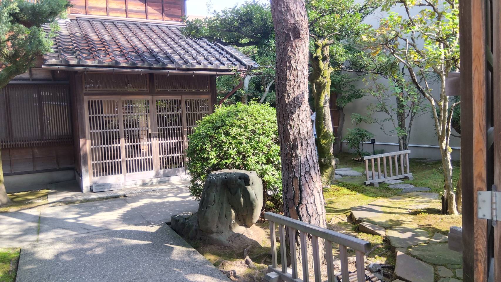 金沢のお香とアロマの香り専門店(石川県金沢市)・金沢観光地・金沢の観光スポット武家屋敷跡近く・人気でおすすめのお土産処-お香専門店のアロマ香房焚屋