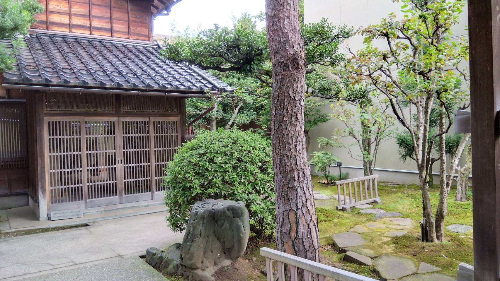 金沢のお香とアロマの香り専門店(石川県金沢市)・金沢観光地・金沢の観光スポット武家屋敷跡近く・人気でおすすめのお土産処-お香専門店のアロマ香房焚屋