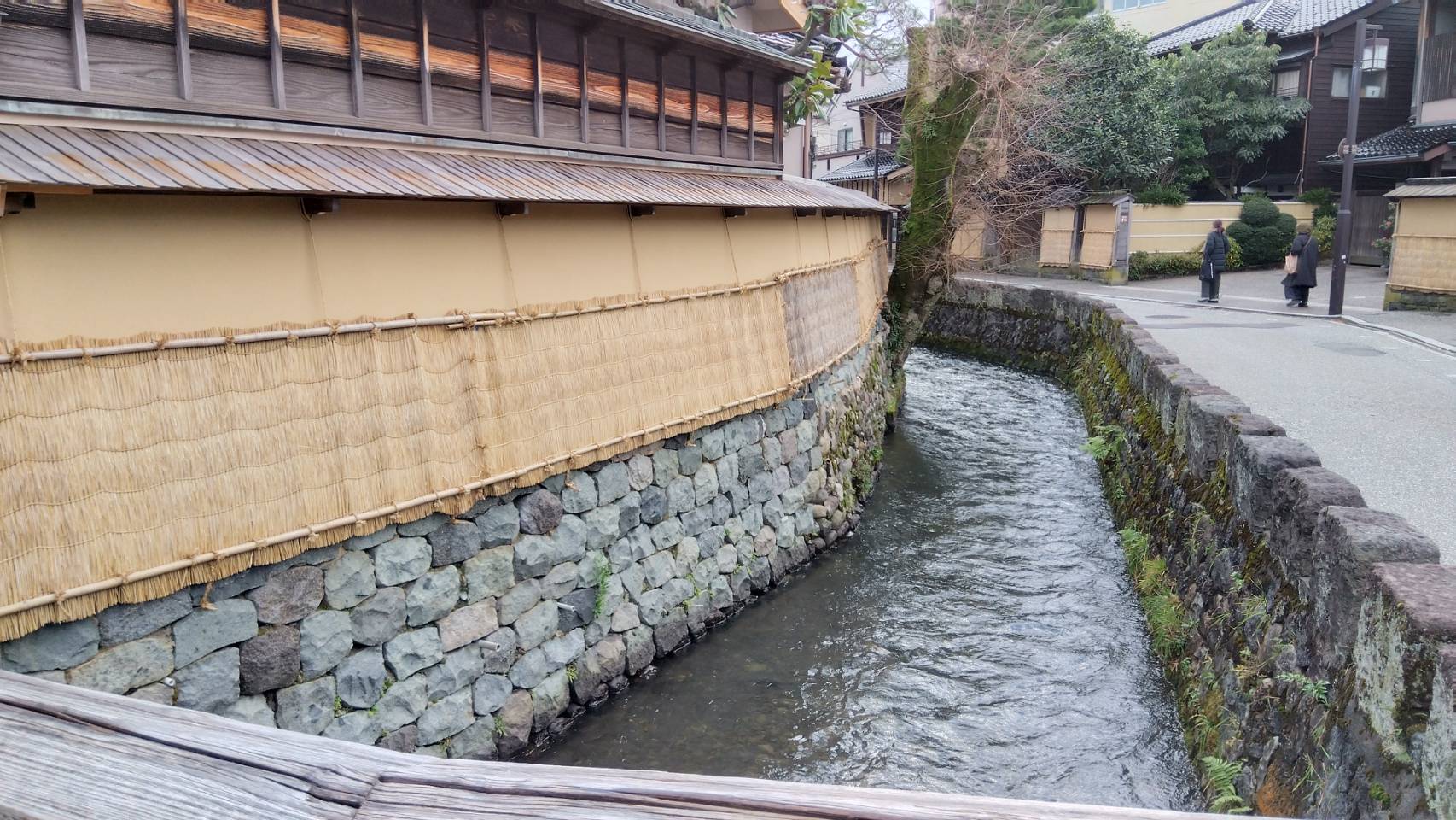 金沢のお香とアロマの香り専門店(石川県金沢市)・金沢観光地・金沢の観光スポット武家屋敷跡近く・人気でおすすめのお土産処-お香専門店のアロマ香房焚屋