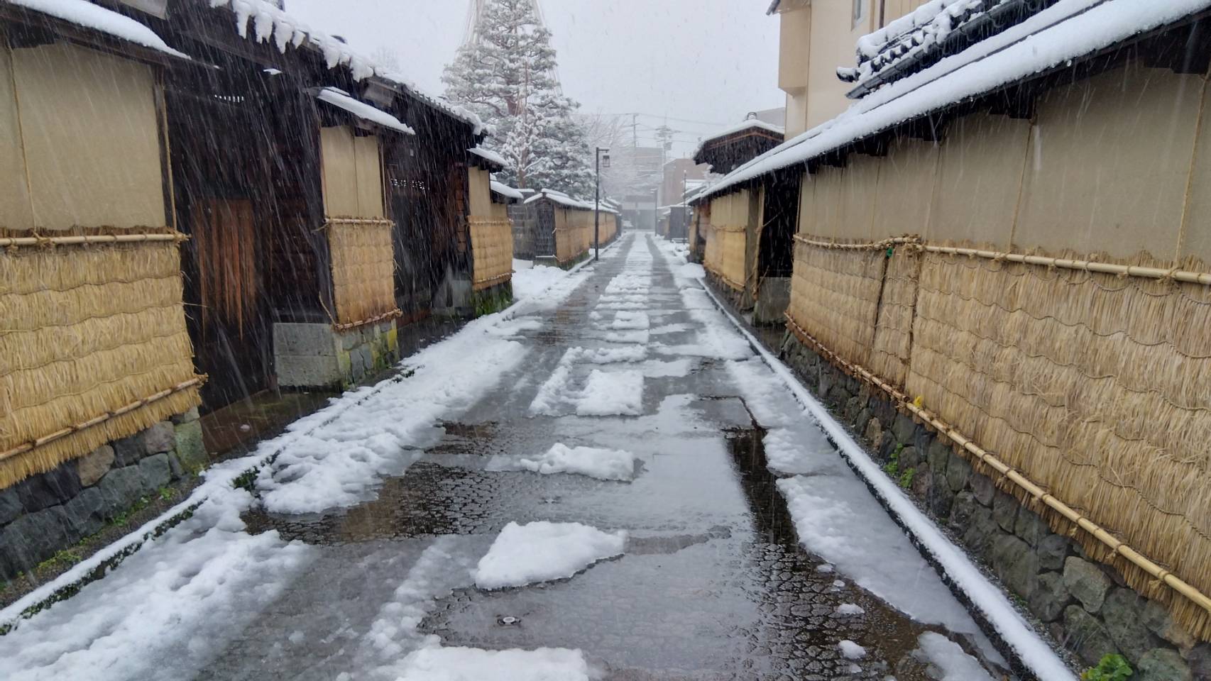 金沢のお香とアロマの香り専門店(石川県金沢市)・金沢観光地・金沢の観光スポット武家屋敷跡近く・人気でおすすめのお土産処-お香専門店のアロマ香房焚屋