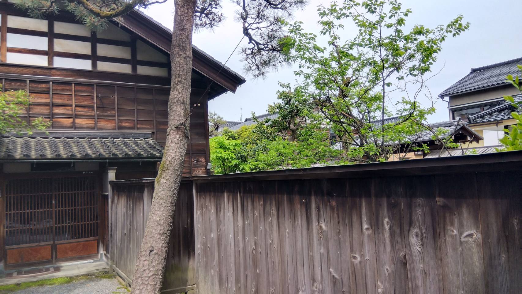 金沢のお香とアロマの香り専門店(石川県金沢市)・金沢観光地・金沢の観光スポット武家屋敷跡近く・人気でおすすめのお土産処-お香専門店のアロマ香房焚屋