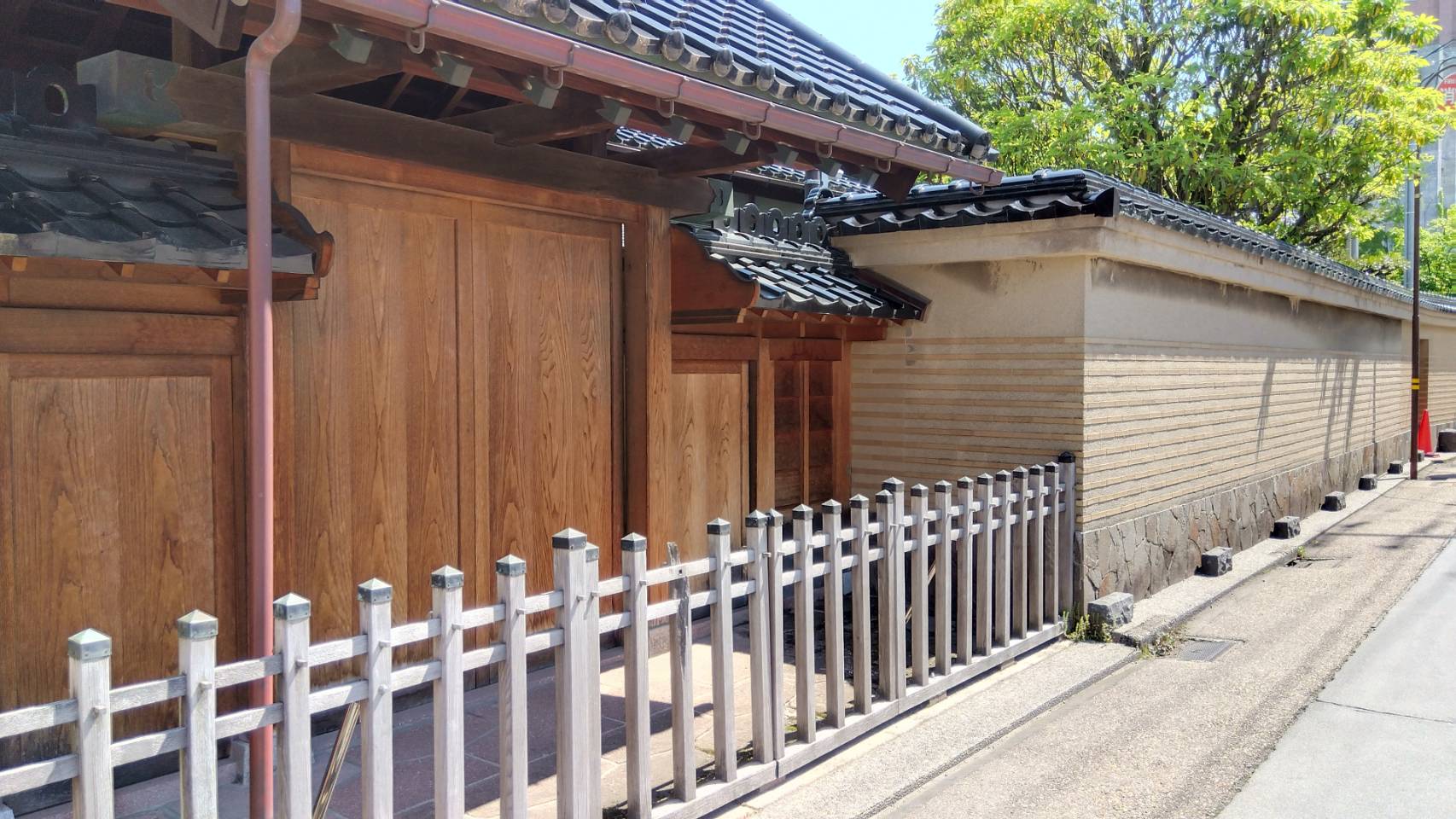 金沢のお香とアロマの香り専門店(石川県金沢市)・金沢観光地・金沢の観光スポット武家屋敷跡近く・人気でおすすめのお土産処-お香専門店のアロマ香房焚屋