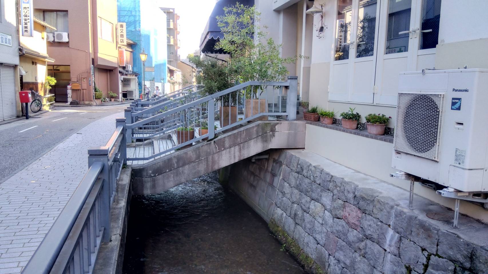 金沢のお香とアロマの香り専門店(石川県金沢市)・金沢観光地・金沢の観光スポット武家屋敷跡近く・人気でおすすめのお土産処-お香専門店のアロマ香房焚屋