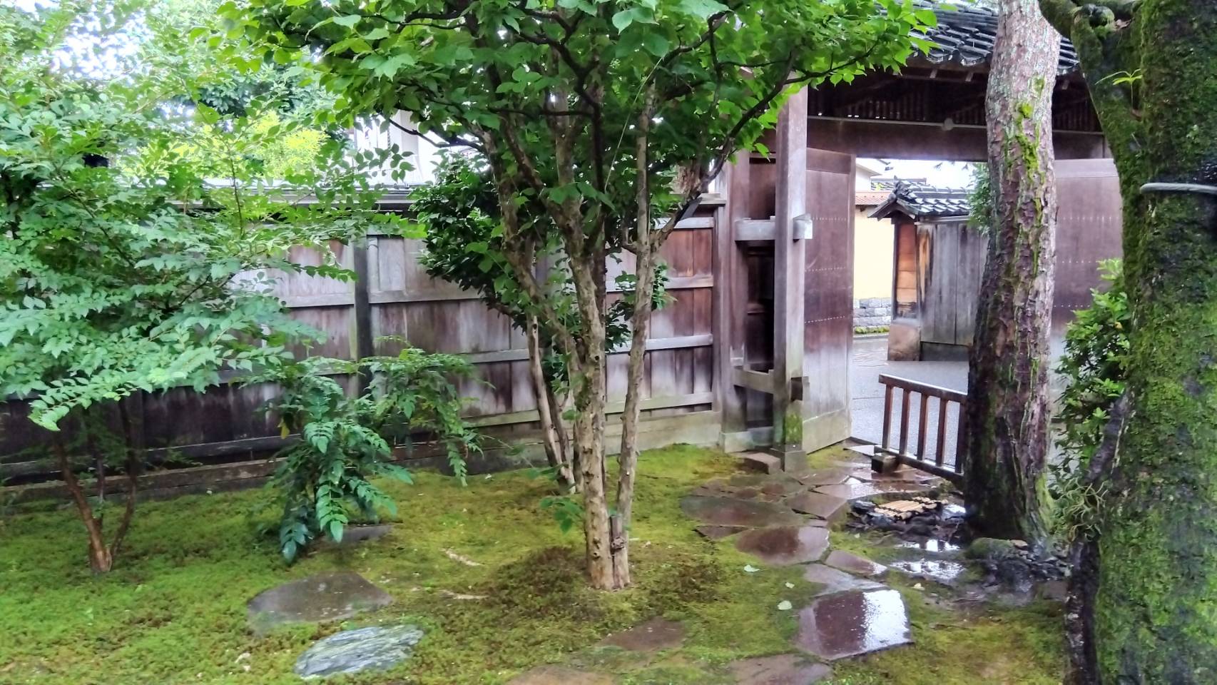 金沢のお香とアロマの香り専門店(石川県金沢市)・金沢観光地・金沢の観光スポット武家屋敷跡近く・人気でおすすめのお土産処-お香専門店のアロマ香房焚屋