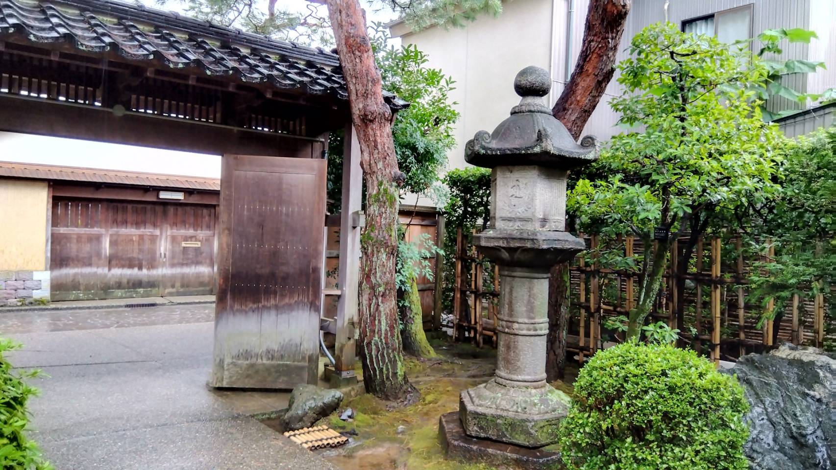 金沢のお香とアロマの香り専門店(石川県金沢市)・金沢観光地・金沢の観光スポット武家屋敷跡近く・人気でおすすめのお土産処-お香専門店のアロマ香房焚屋