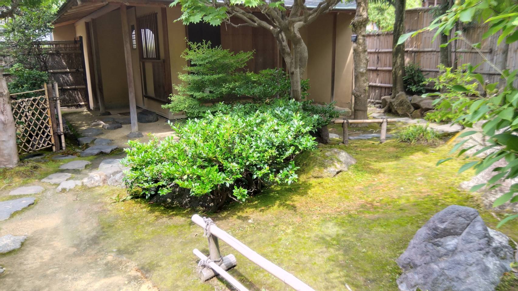 金沢のお香とアロマの香り専門店(石川県金沢市)・金沢観光地・金沢の観光スポット武家屋敷跡近く・人気でおすすめのお土産処-お香専門店のアロマ香房焚屋