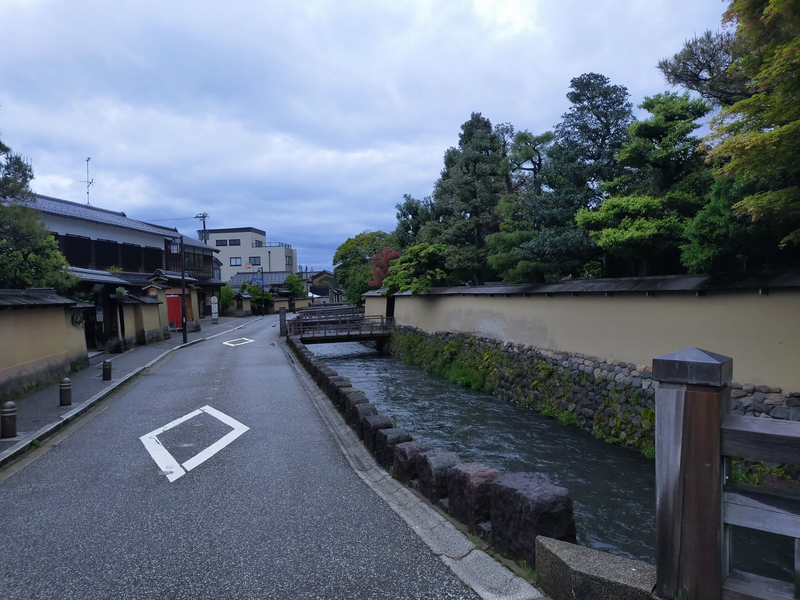 300×226