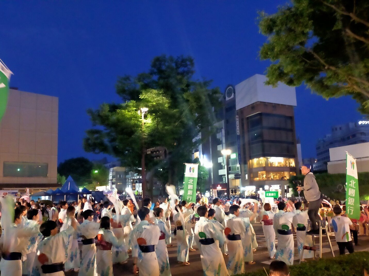 300×226
