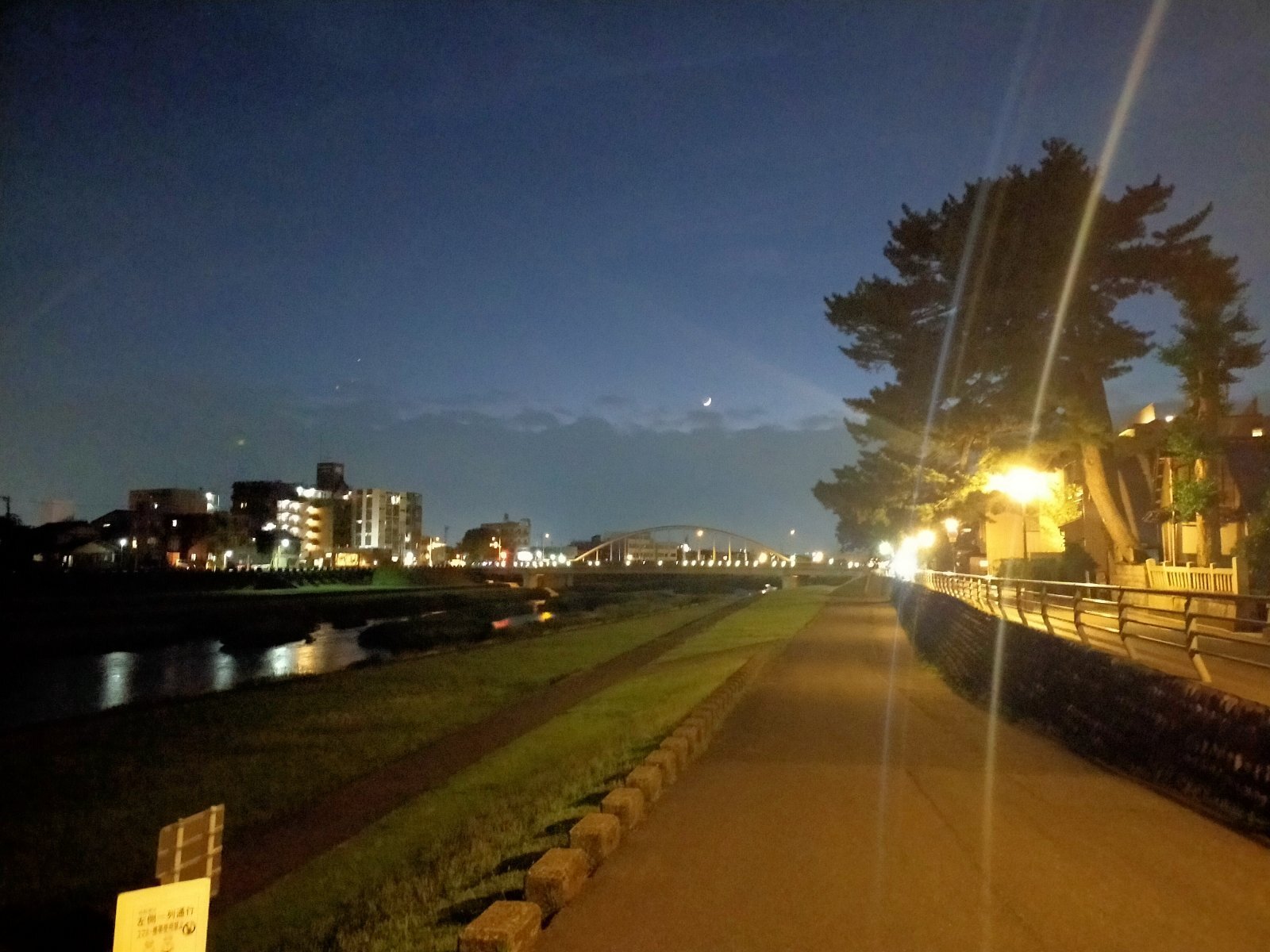 300×226