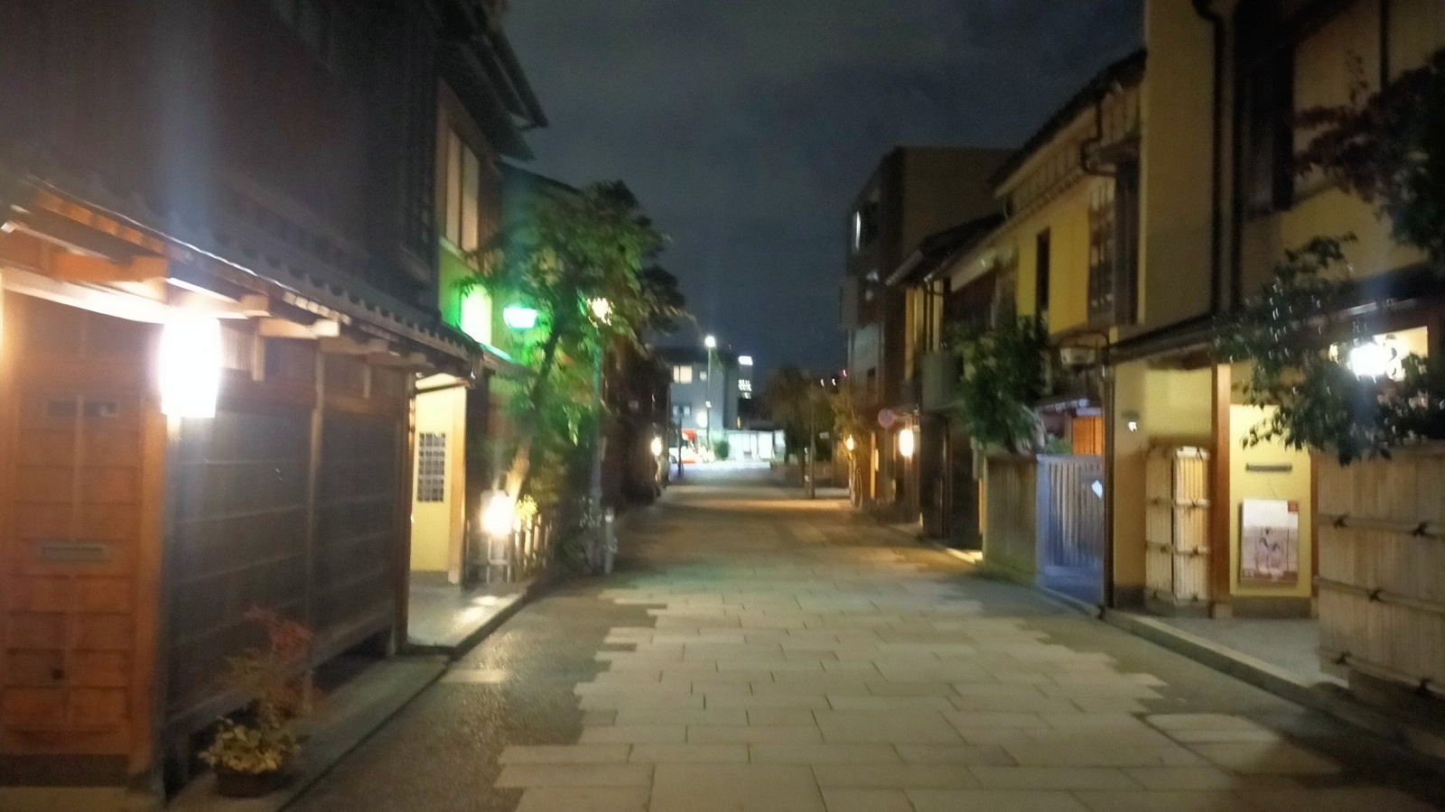 金沢のお香とアロマの香り専門店(石川県金沢市)・金沢観光地・金沢の観光スポット武家屋敷跡近く・人気でおすすめのお土産処-お香専門店のアロマ香房焚屋