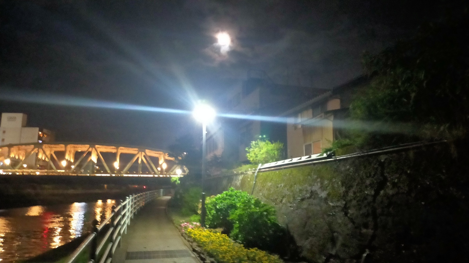 金沢のお香とアロマの香り専門店(石川県金沢市)・金沢観光地・金沢の観光スポット武家屋敷跡近く・人気でおすすめのお土産処-お香専門店のアロマ香房焚屋